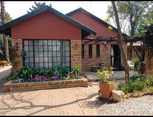 3 BEDROOM HOUSE FOR SALE IN HELIKON PARK